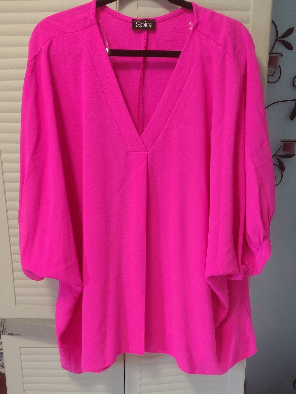 Women's Hot Pink V-Neck Blouse 3X - Picture 1 of 4